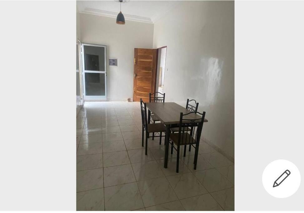 Studio Meuble Diass Екстериор снимка
