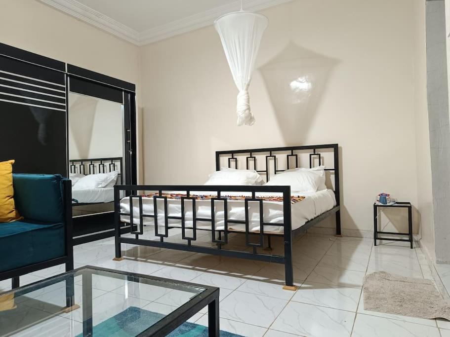 Studio Meuble Diass Екстериор снимка